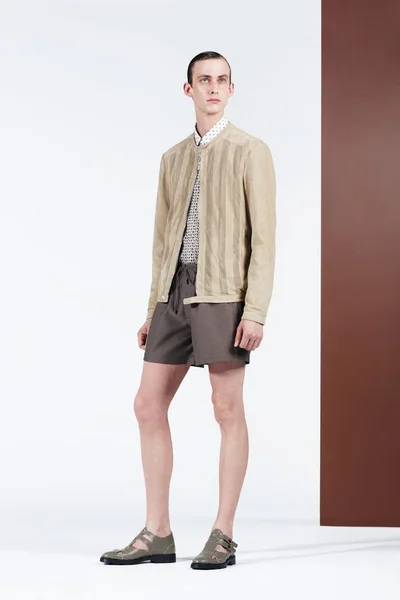 Look 10